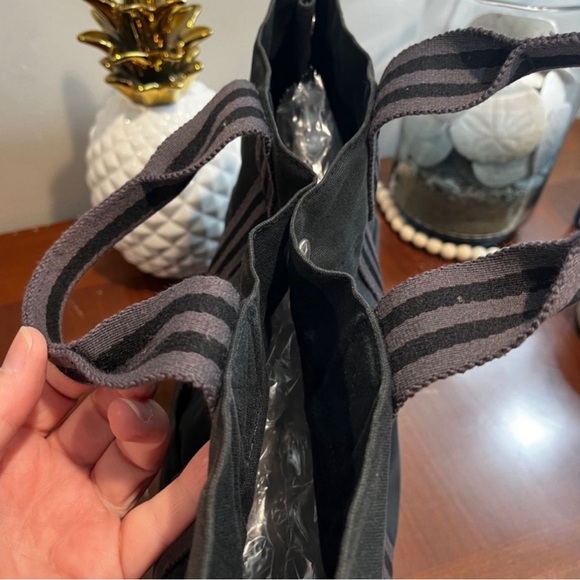 Hermes canvas Tote EUC - Picture 10 of 10